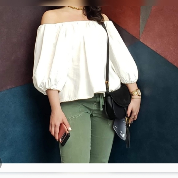 Puffy Sleeve Zara Top - Picture 4 of 4